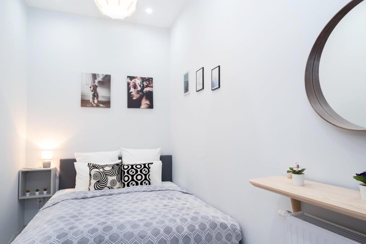 New Spacious At Superb Location Apartment *