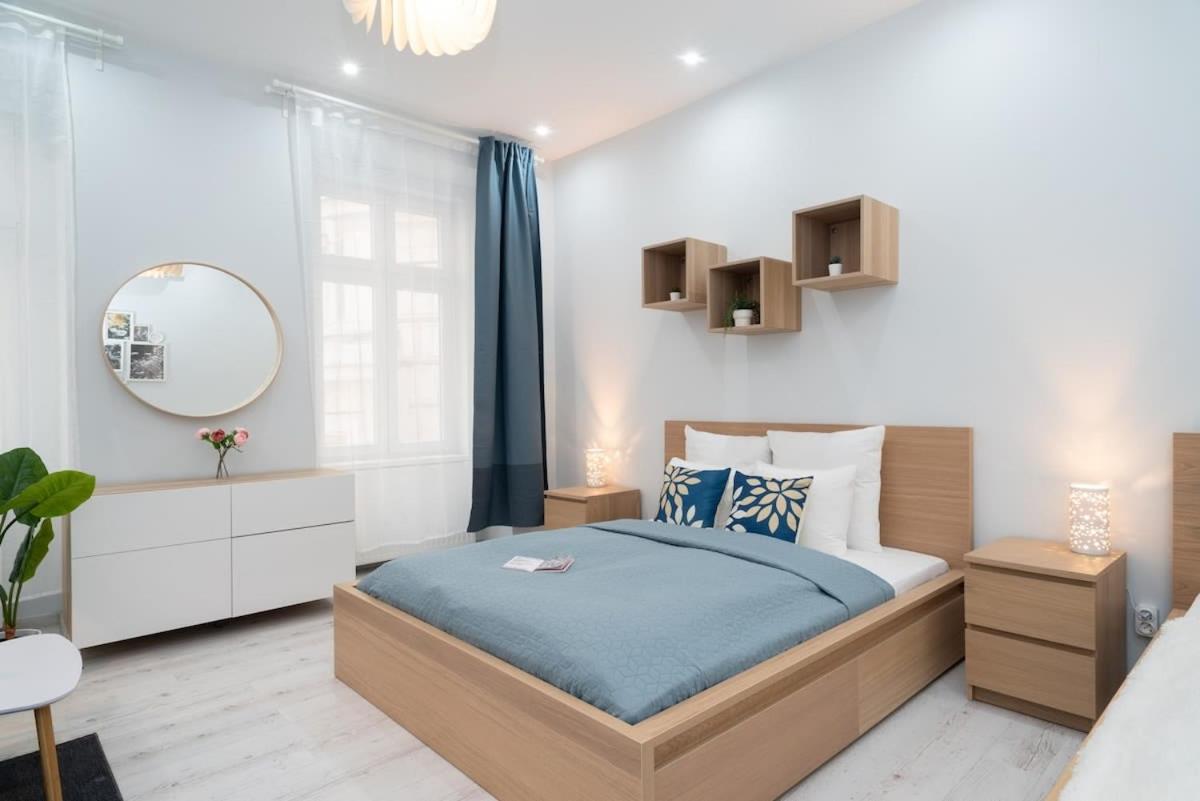 New Spacious At Superb Location *