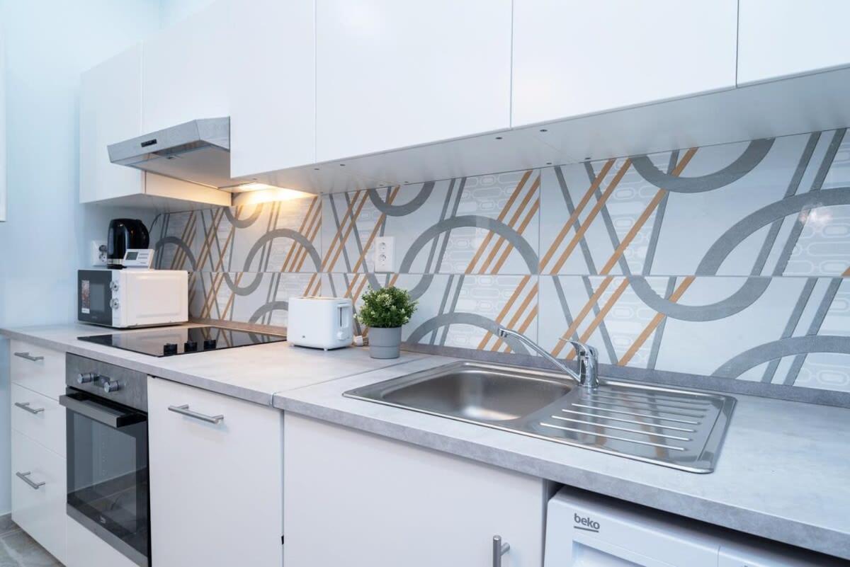 Apartment New Spacious At Superb Location *