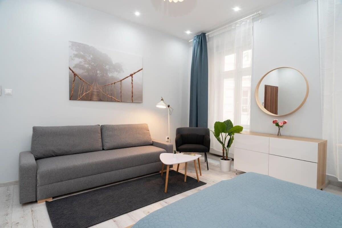 New Spacious At Superb Location Budapest
