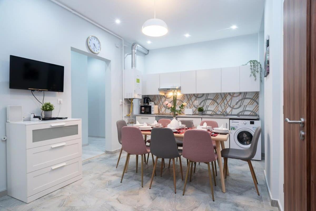 New Spacious At Superb Location Apartment *