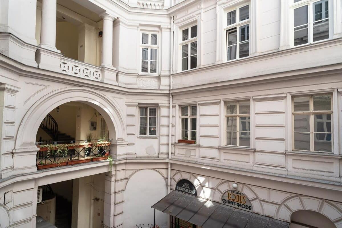 Apartment New Spacious At Superb Location Budapest